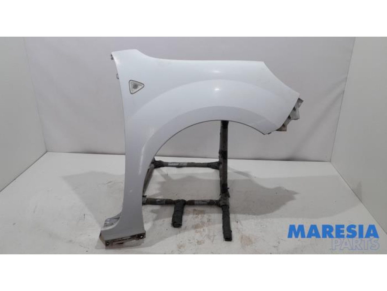 Renault - Kangoo - Front wing, right