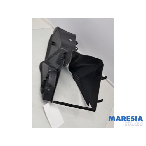 Citroen - C4 Picasso - Air funnel