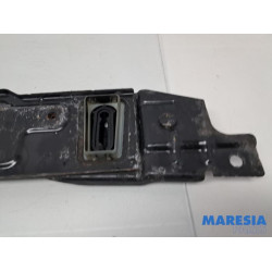 Citroen - C4 Picasso - Barre radiateur