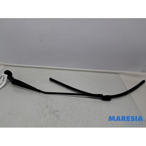 Citroen - C4 Picasso - Ruitenwisserarm voor