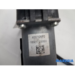 Renault - Megane - Ruitmechaniek 4Deurs links-voor