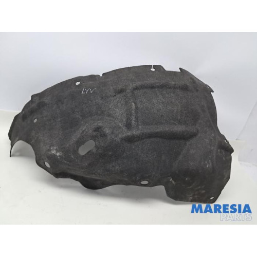 Renault - Megane - Passage de roue