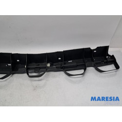 Renault - Megane - Stoßstangenstütze mitte hinten