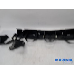 Renault - Megane - Stoßstangenstütze mitte hinten