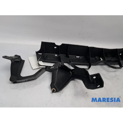 Renault - Megane - Bumpersteun midden-achter