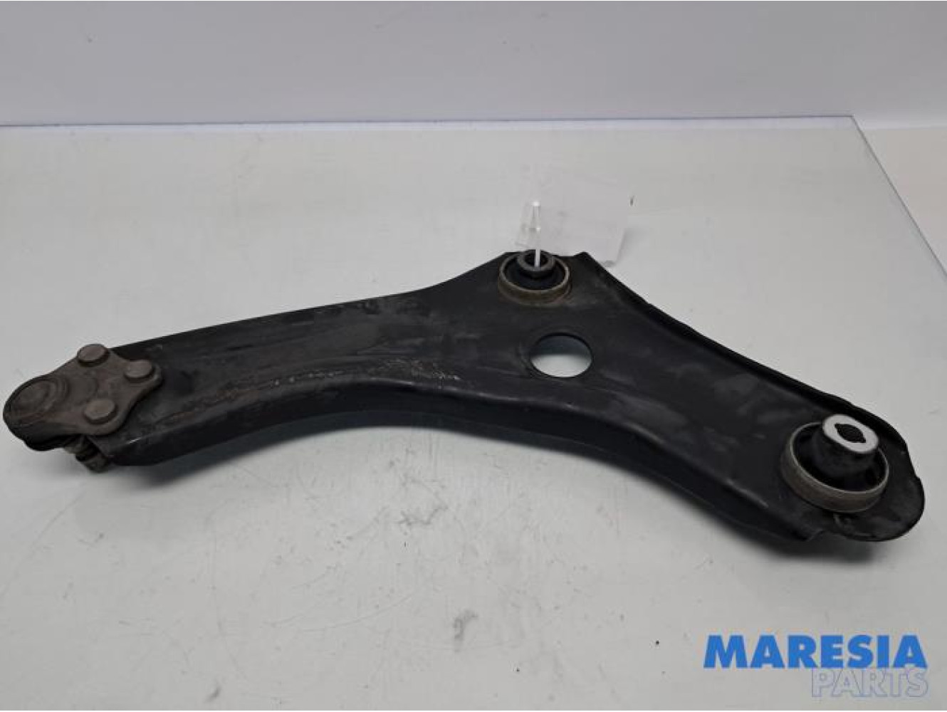 Renault - Megane - Bras de suspension bas avant droit