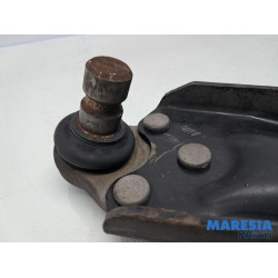 Renault - Megane - Bras de suspension bas avant droit