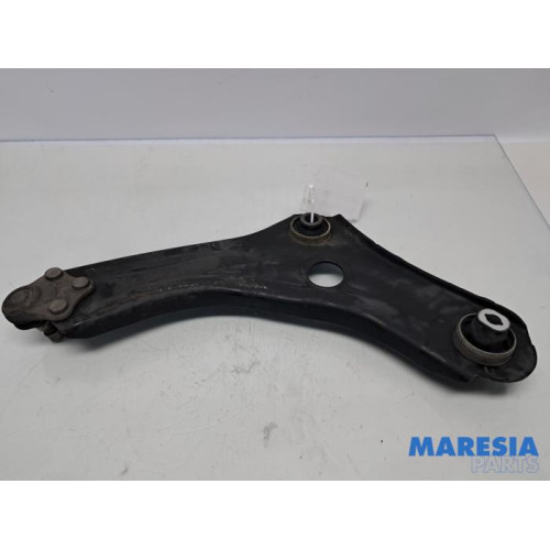 Renault - Megane - Bras de suspension bas avant droit