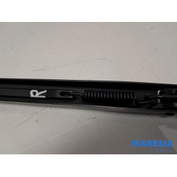 Renault - Megane - Front wiper arm
