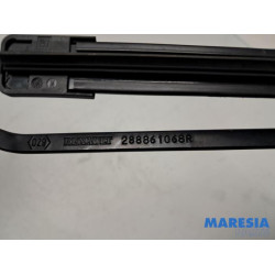 Renault - Megane - Front wiper arm