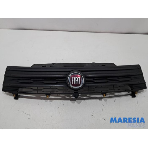 Fiat - Talento - Grille