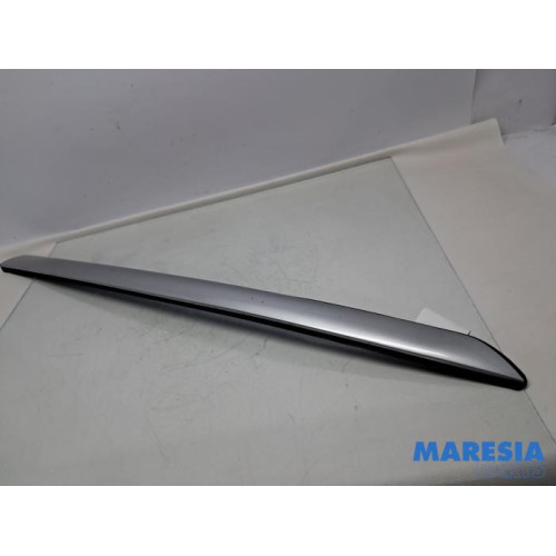 Citroen - C4 Picasso - Cadre pare-brise