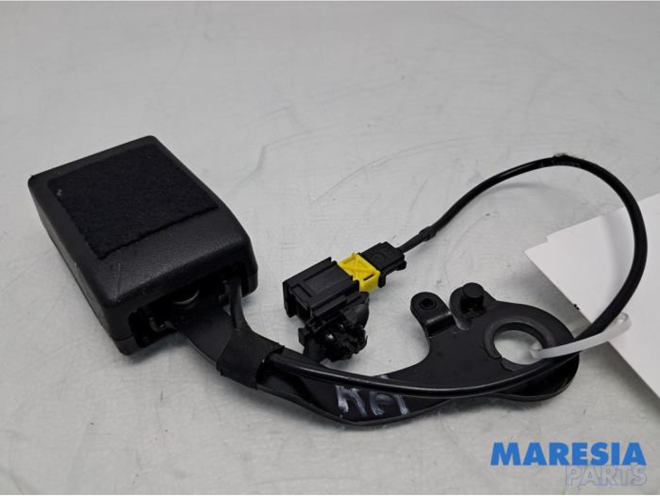 Citroen - C4 Picasso - Insertion ceinture de sécurité arrière droite