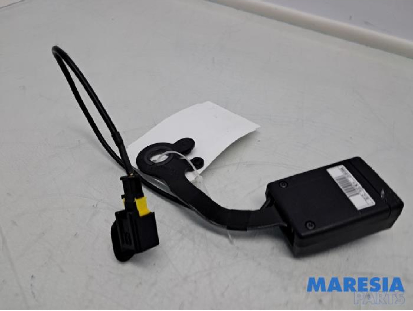 Citroen - C4 Picasso - Insertion ceinture de sécurité arrière centre