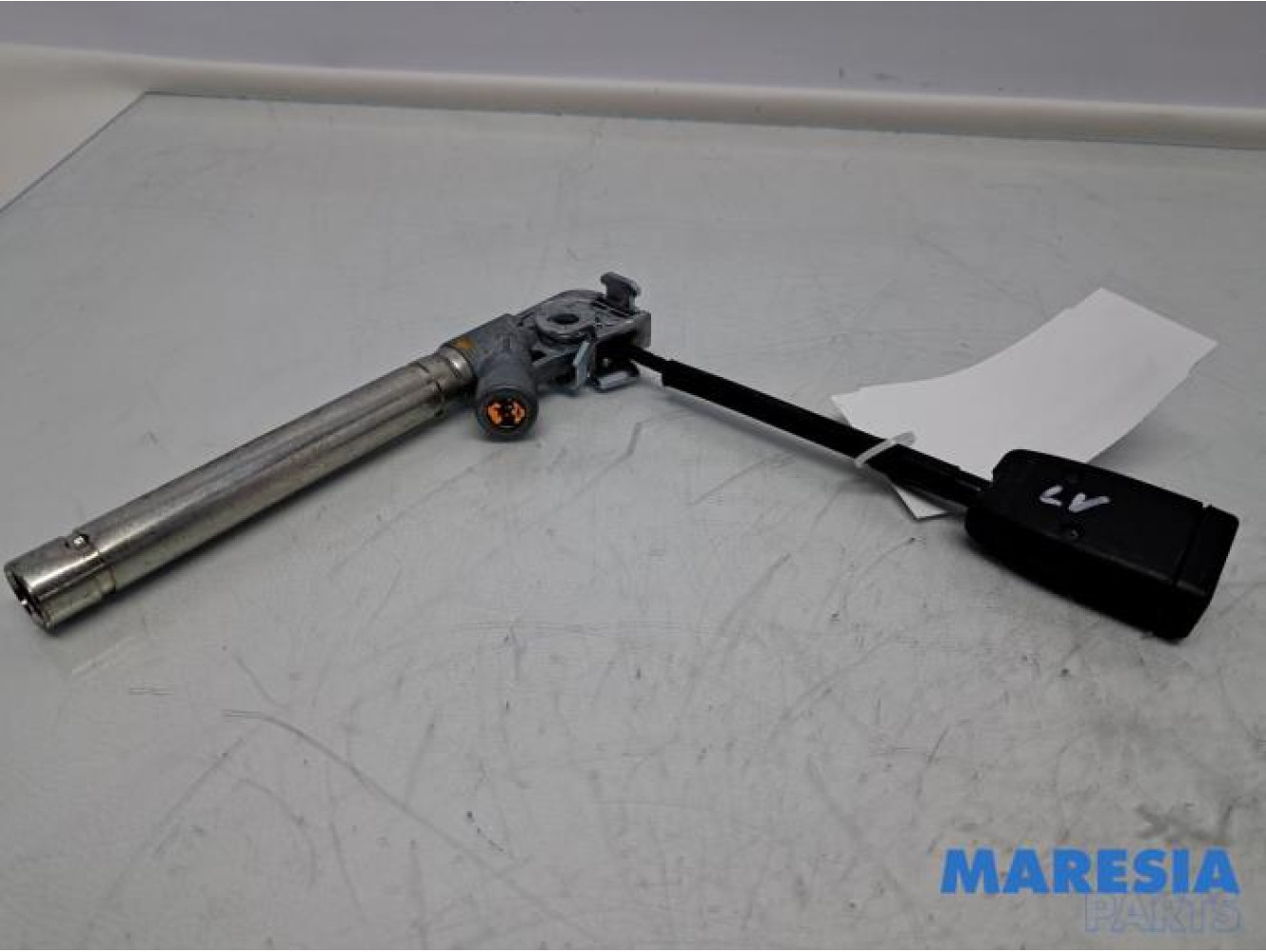 Citroen - C4 Picasso - Seatbelt tensioner, left