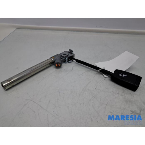 Citroen - C4 Picasso - Seatbelt tensioner, left