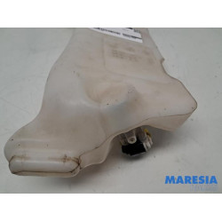 Renault - Megane - Ruitensproeiertank voor