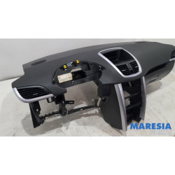 Peugeot - 207 - Armaturenbrett