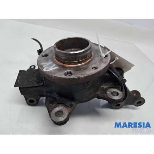 Renault - Clio - Fusee rechts-voor