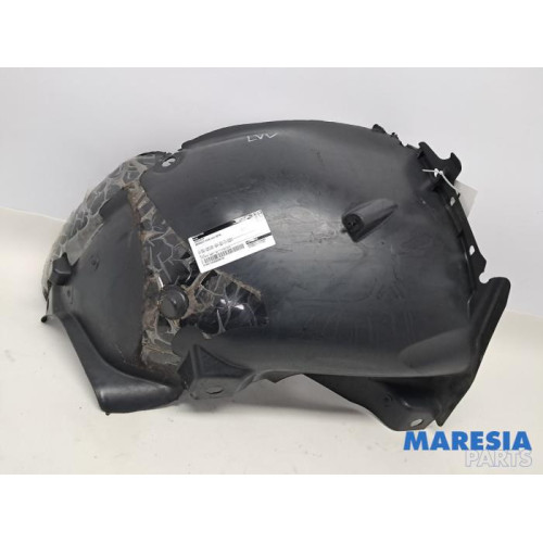 Renault - Clio - Passage de roue