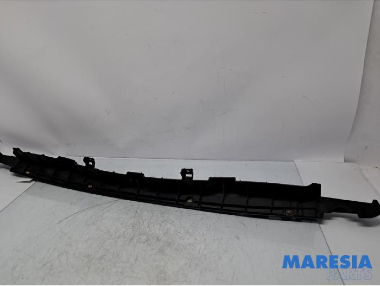 Renault - Kangoo - Stoßstangenstütze mitte hinten