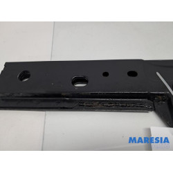 Renault - Kangoo - Barre radiateur