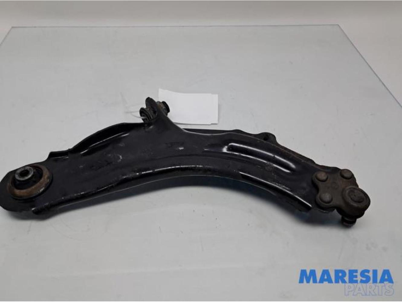 Renault - Kangoo - Bras de suspension bas avant gauche