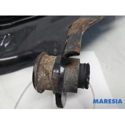 Renault - Kangoo - Bras de suspension bas avant gauche