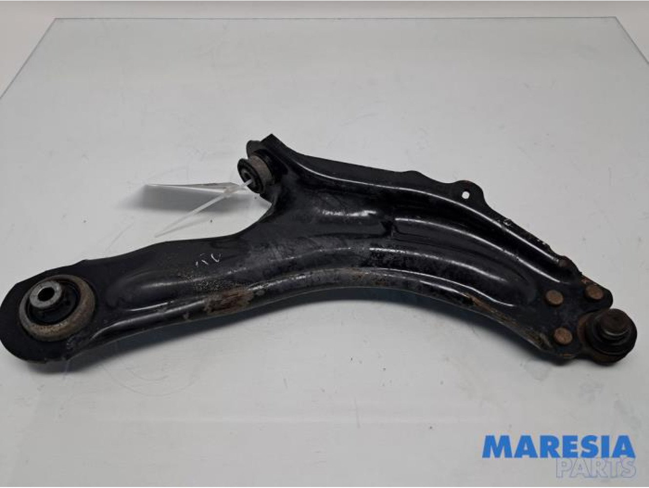 Renault - Kangoo - Bras de suspension bas avant droit