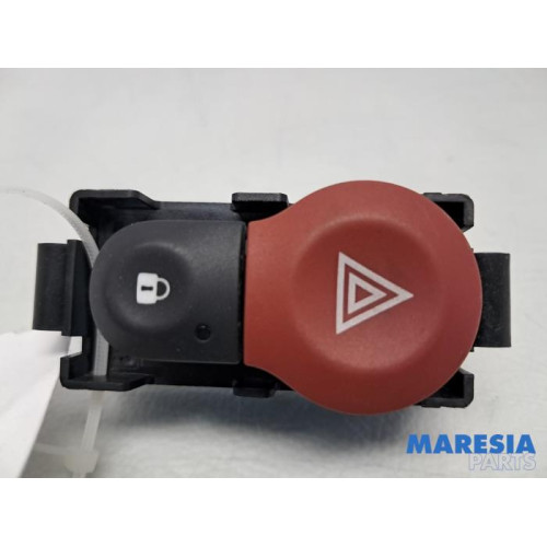 Renault - Kangoo - Commutateur éclairage d'urgence