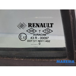 Renault - Clio - Vitre triangulaire arrière droite