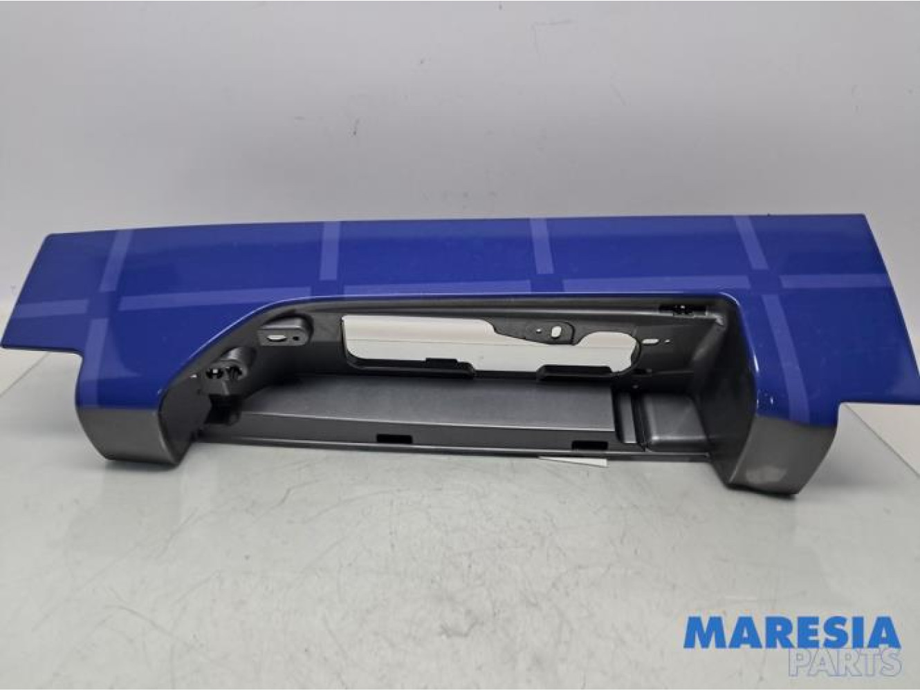 Fiat - Talento - Rücklichtrahmen rechts