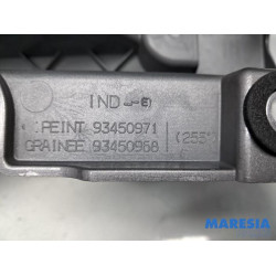 Fiat - Talento - Rücklichtrahmen rechts