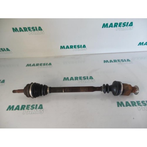 Renault - Megane - Front drive shaft, right
