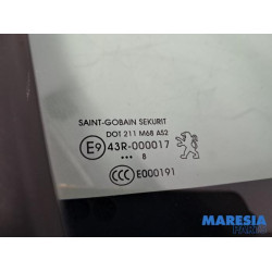 Peugeot - 207 - Quarter light, front right