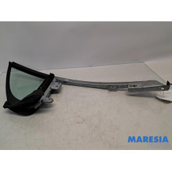 Peugeot - 207 - Quarter light, front right