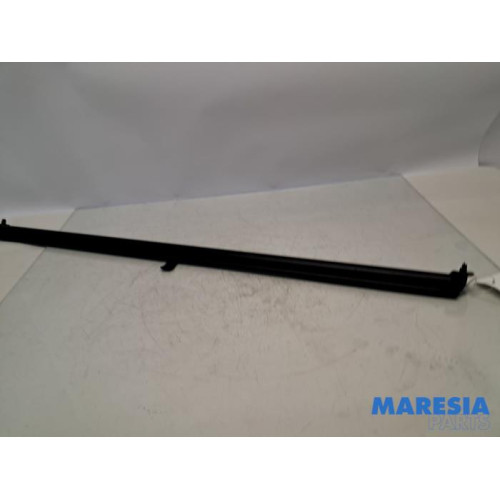 Peugeot - 207 - Dekzeil Bagageruimte