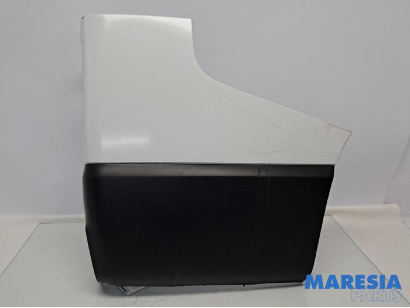 Renault - Trafic - Coin pare-chocs arrière droit