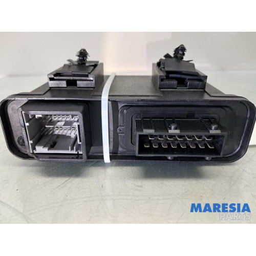 Peugeot - 207 - Ordinateur toit escamotable