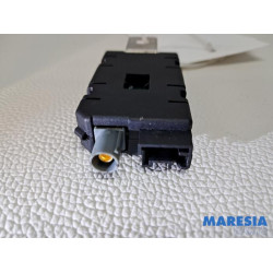 Peugeot - 207 - Antenne amplificateur