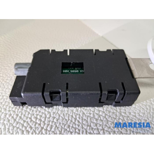 Peugeot - 207 - Antenne amplificateur