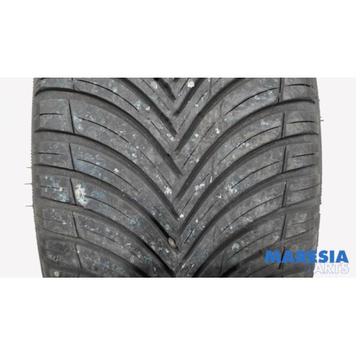Peugeot - 207 - Tyre