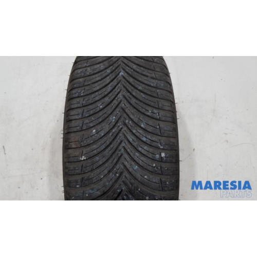 Peugeot - 207 - Pneu