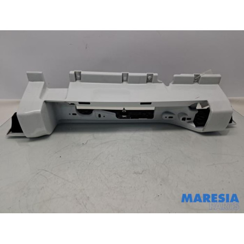 Renault - Trafic - Rücklichtrahmen rechts