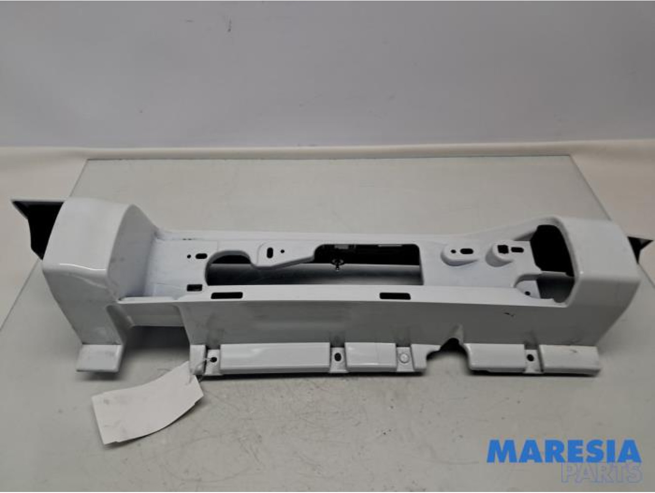 Renault - Trafic - Bord feu arrière gauche