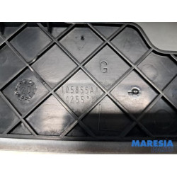 Renault - Trafic - Bord feu arrière gauche