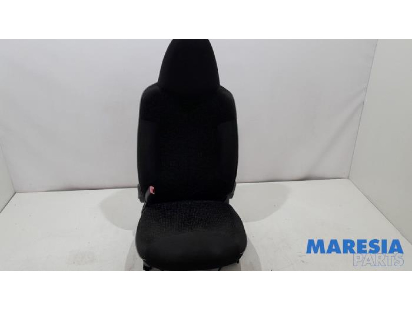 Peugeot - 107 - Sitz links