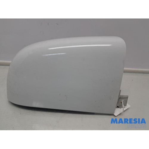 Renault - Trafic - C-style sealing cover left