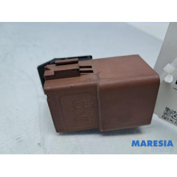 Peugeot - 207 - Relais