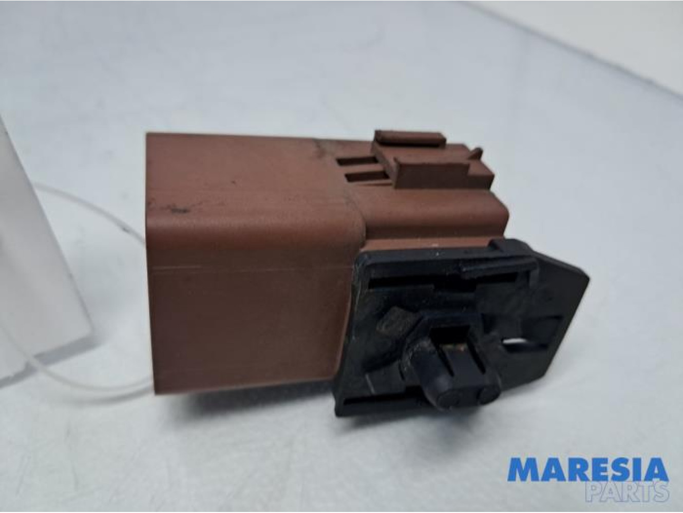 Peugeot - 207 - Relais